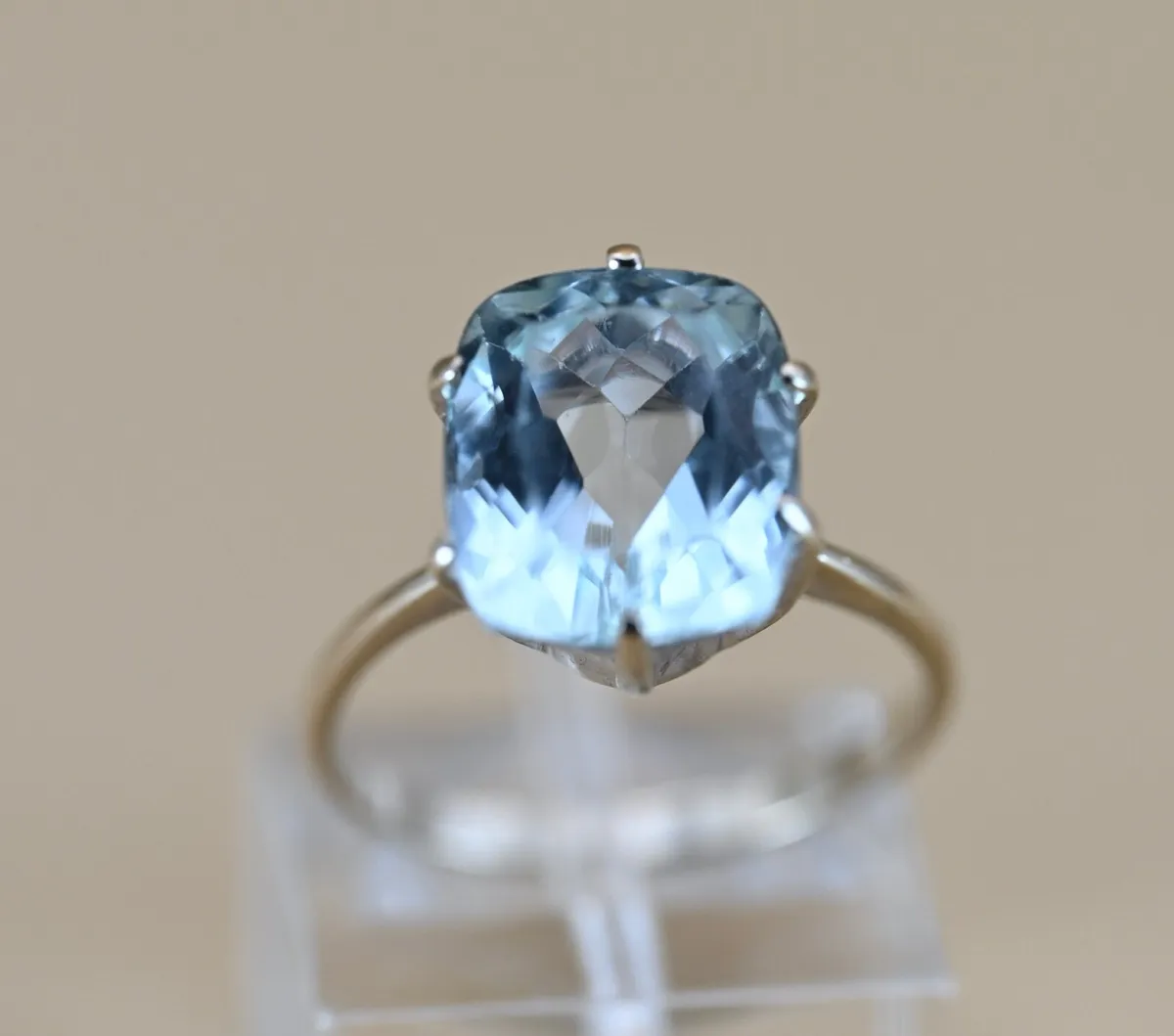 Vintage 1940s Aquamarine Solitaire Ring - Image 1
