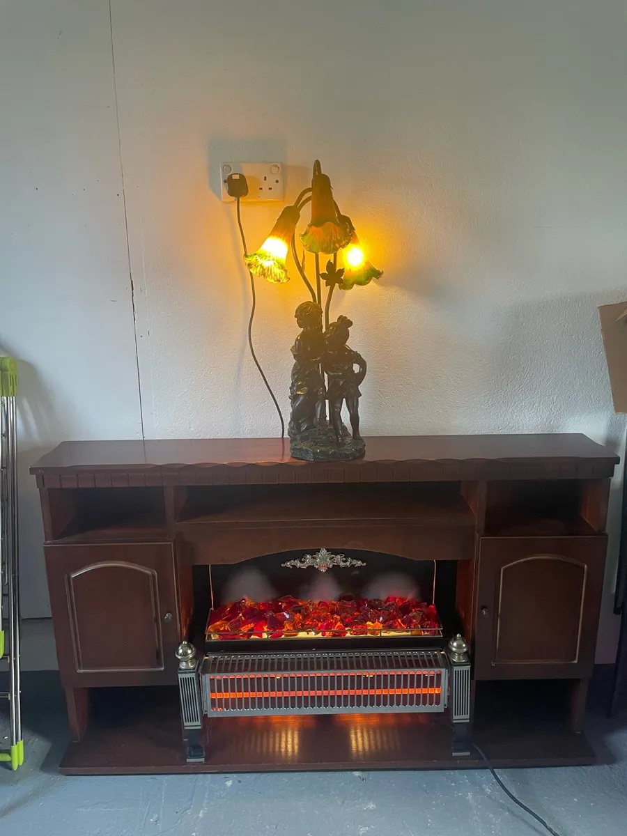 Electric fireplace - Image 1