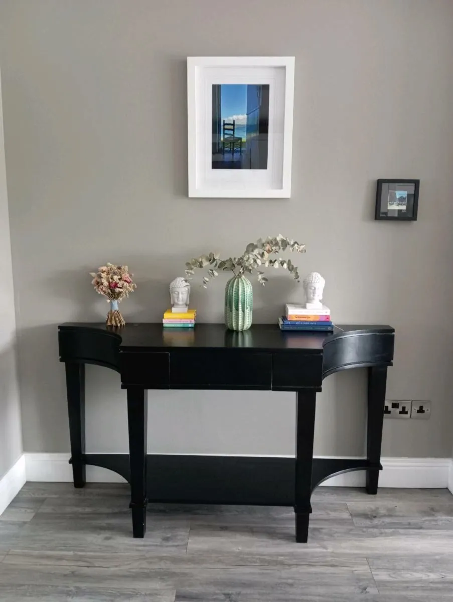 Console table - Image 1