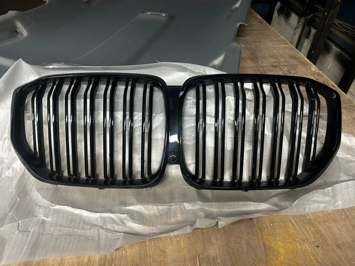 BMW X5 G05 (Pre Lci ) Gloss Front Grille - Image 2