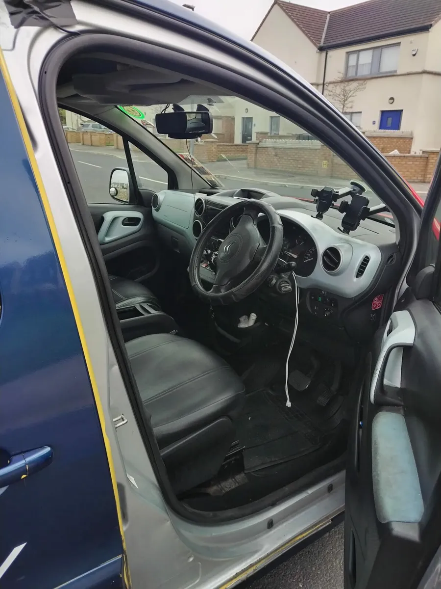 READY TAXI FOR SALE - Image 2