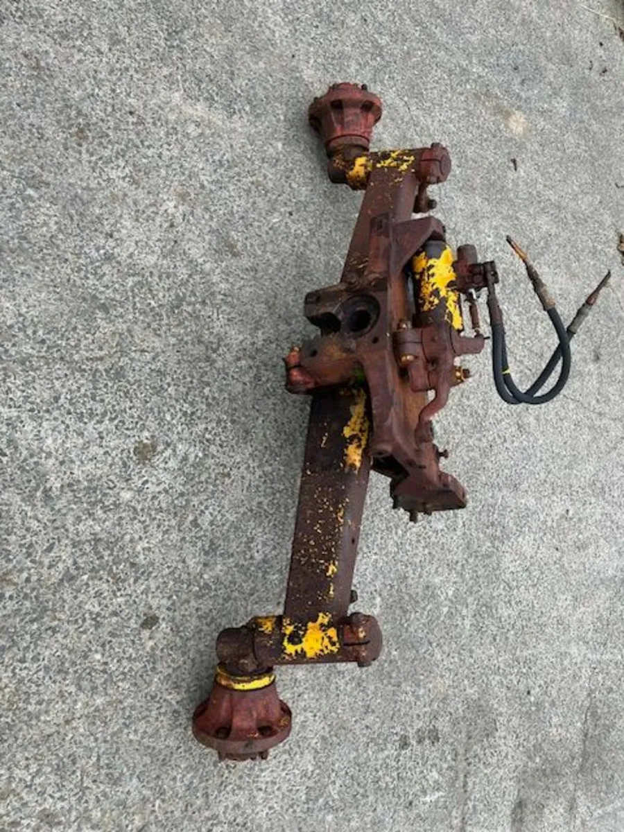 MF FRONT AXLE - Image 1