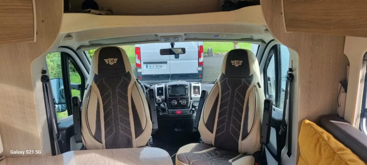 Motorhome - Image 4