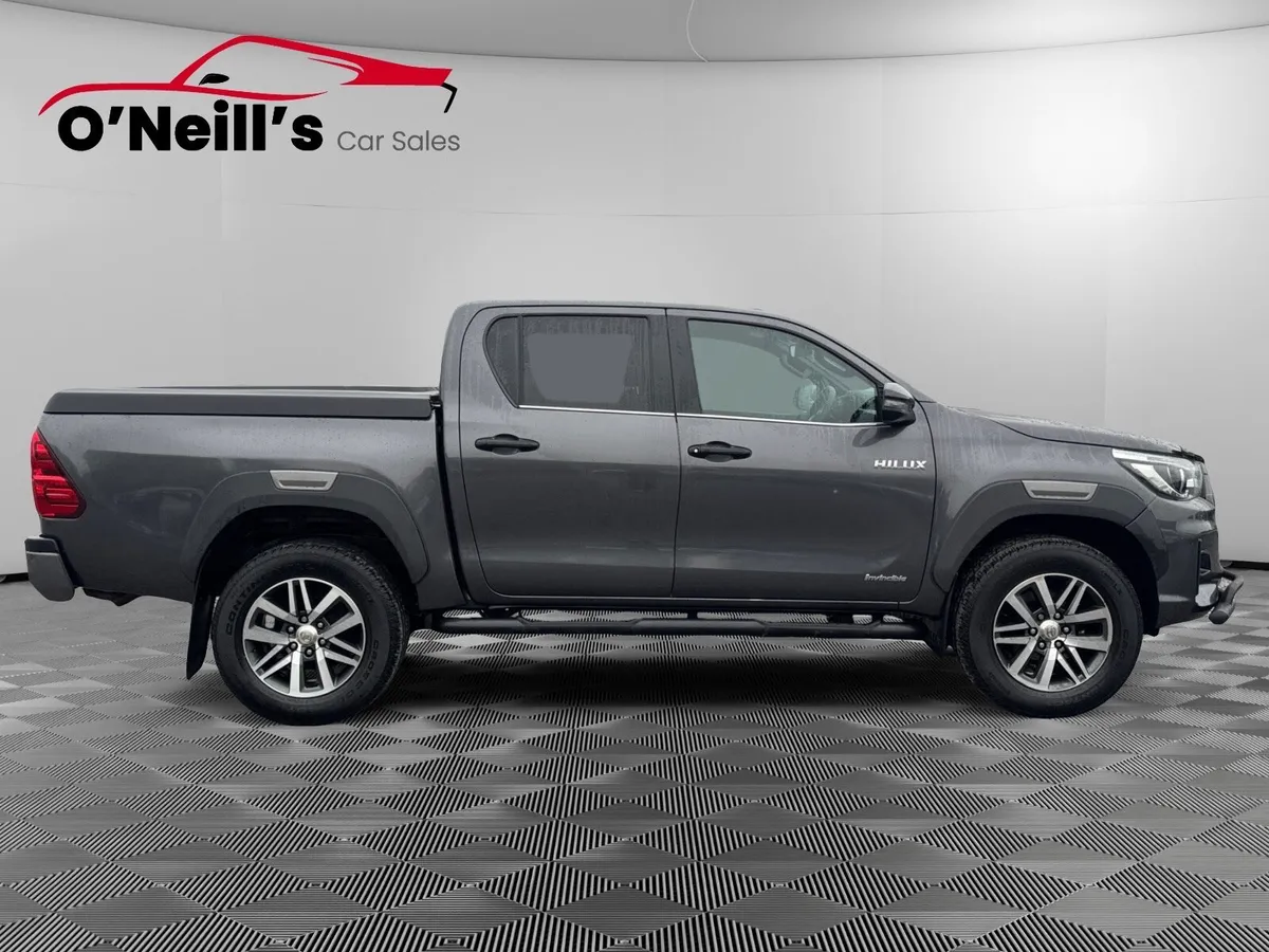 Toyota Hilux 2020 2.4 D-4D INVINCIBLE X AUTO #293 - Image 2