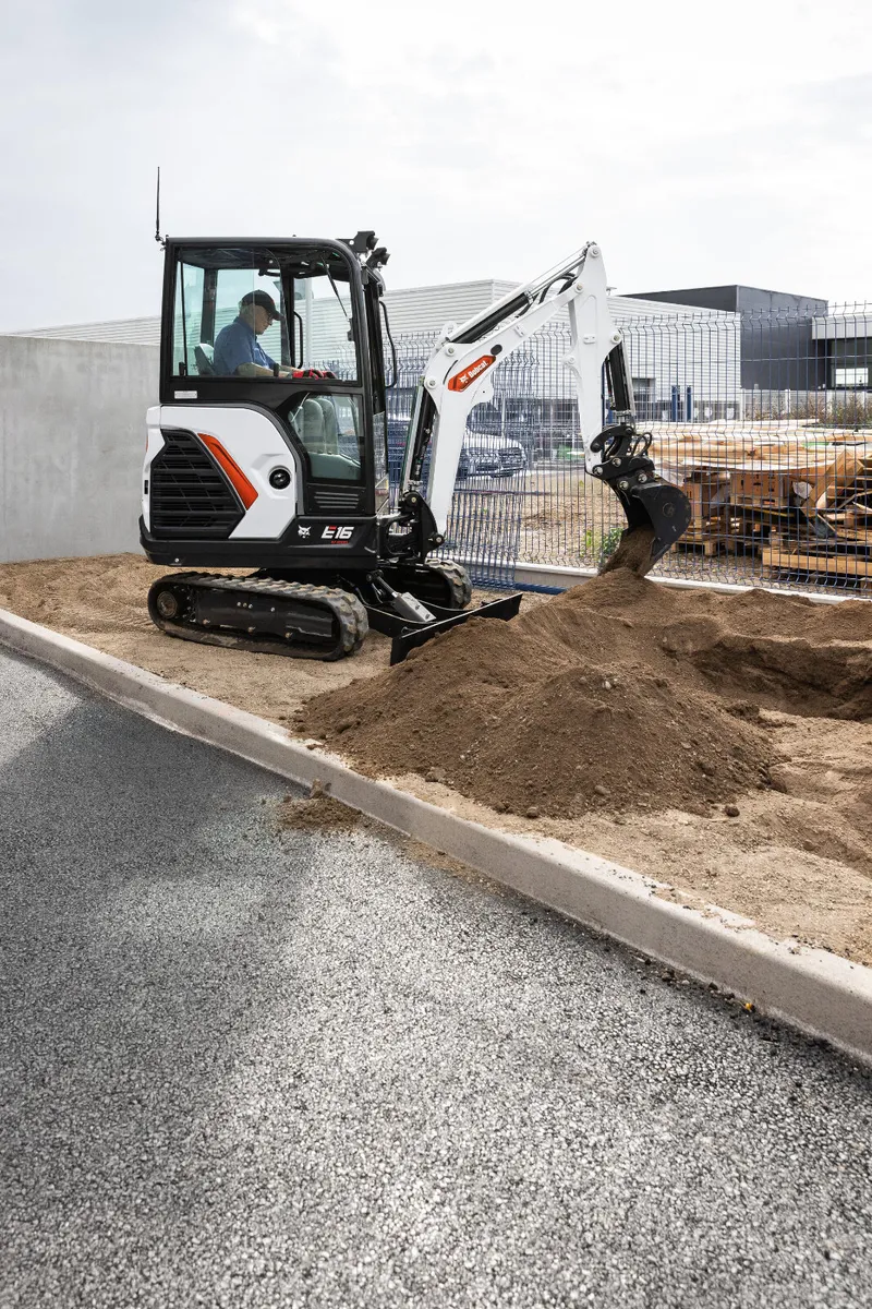 Bobcat E16 Mini Digger | NEW 1.6t MODEL - Image 3
