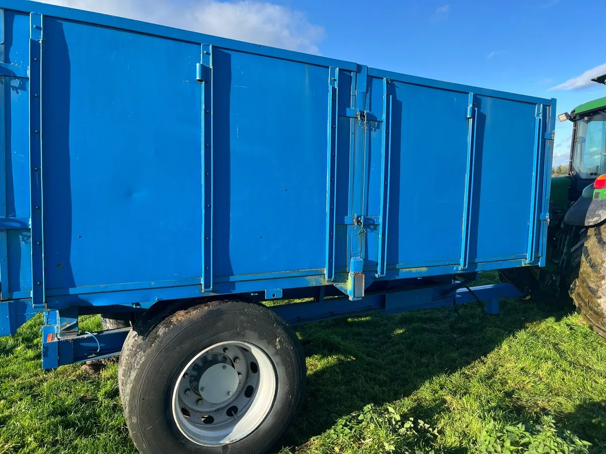 Selection of farm machinery - Image 4