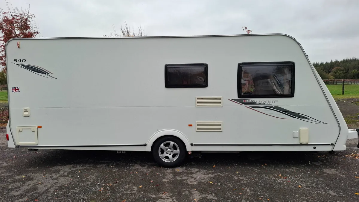 Elddis Vogue Fixed Bed Caravan - Image 1