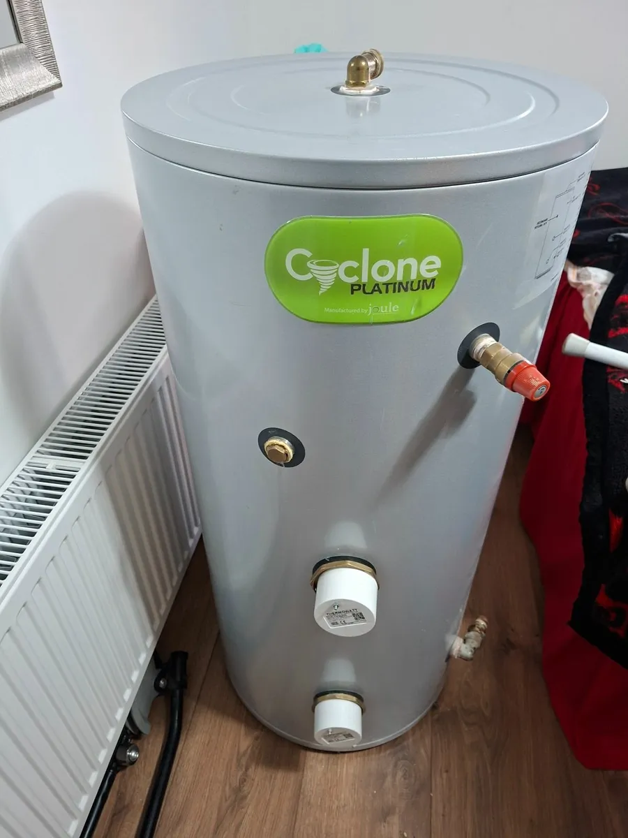 Hot water cylinder - Image 3
