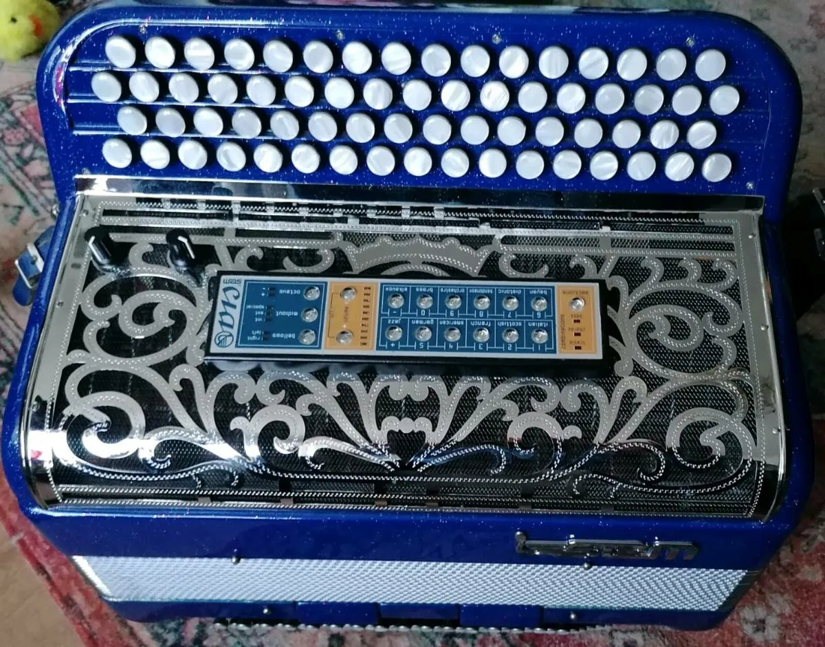 SEM CIAO 4 ROW CHROMATIC C SYSTEM  ACCORDION. - Image 2