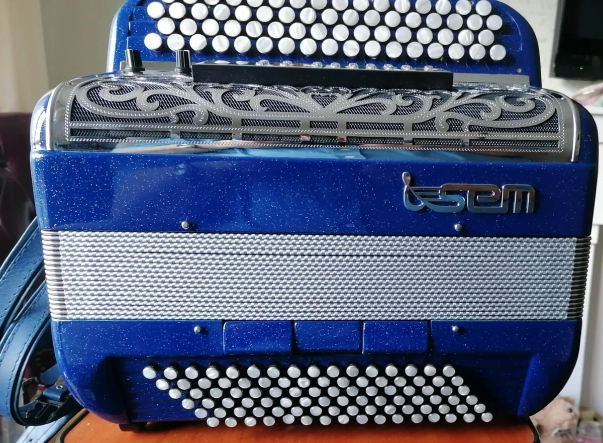 SEM CIAO 4 ROW CHROMATIC C SYSTEM  ACCORDION. - Image 3