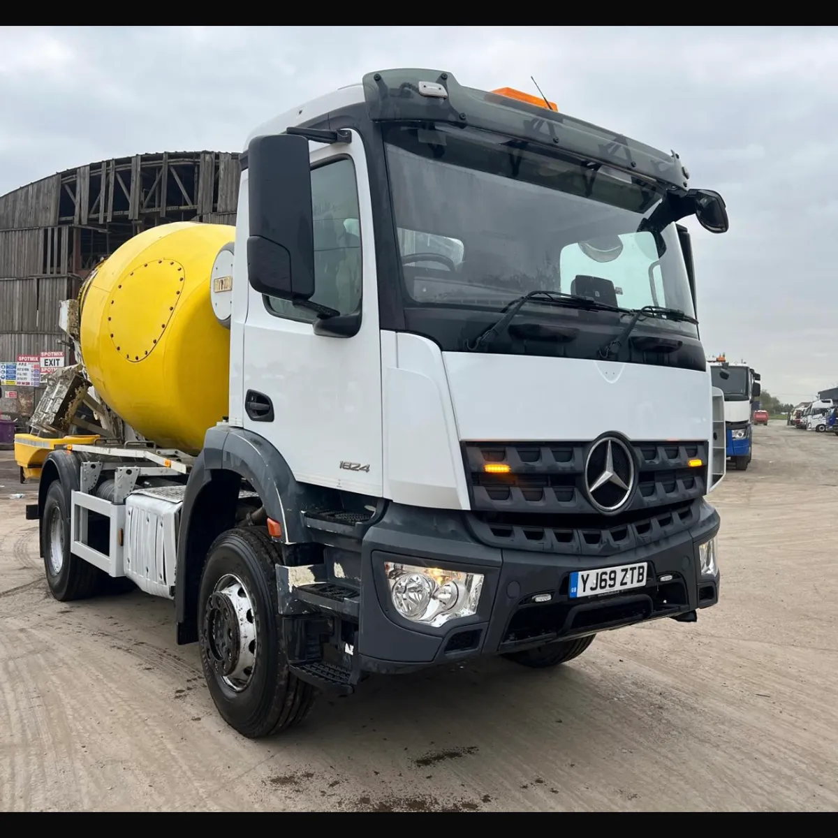 2020 Mercedes Mini Mix - Image 1