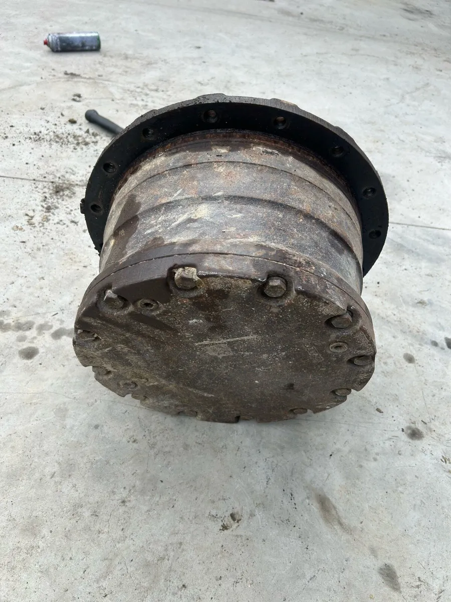 Final drive Hitachi 130-5 - Image 1