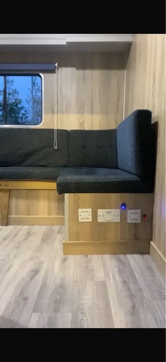 Scania horse lorry - Image 3