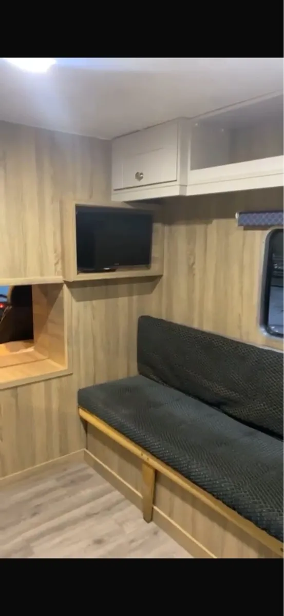 Scania horse lorry - Image 4