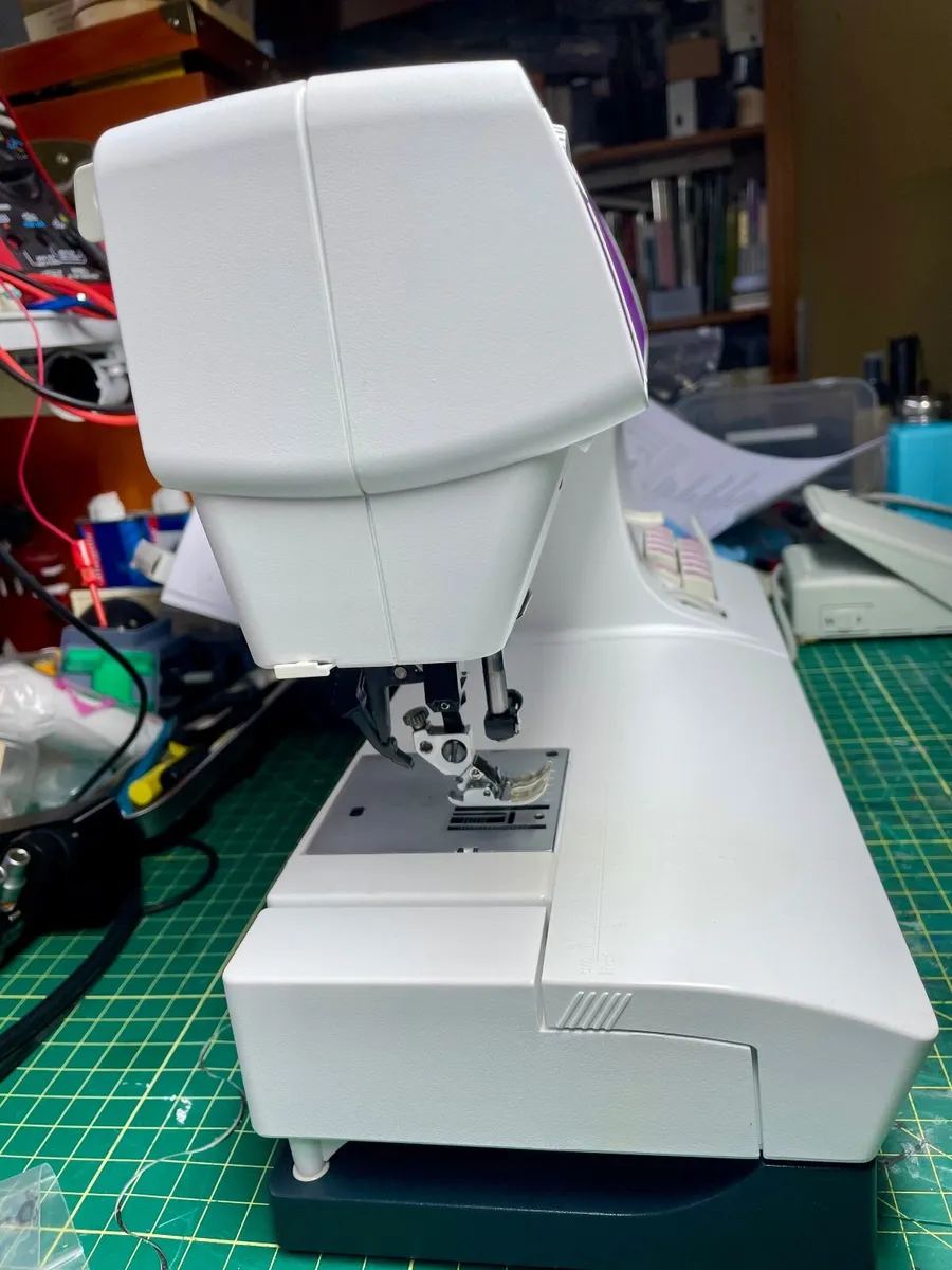 PFAFF Select 3.0 Sewing Machine - Just serviced - Image 3