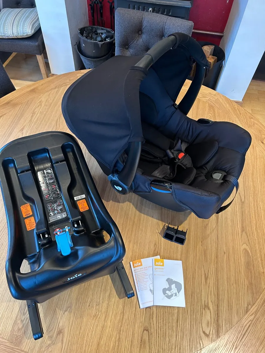 Baby Car seat - Joie Gemm with base - Image 1