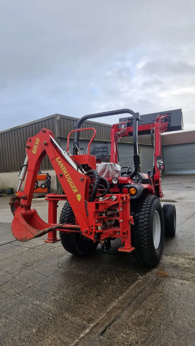 TYM T395 Compact Tractor - Image 3