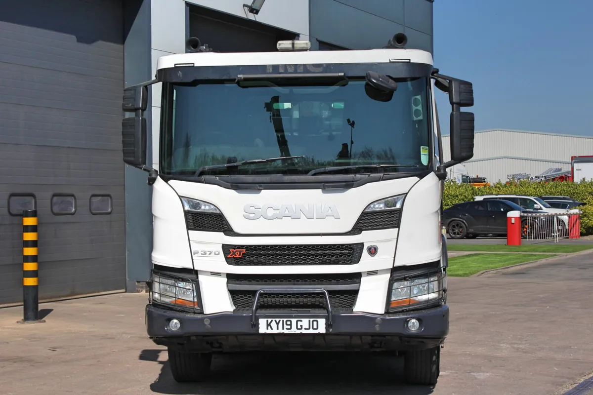 2019 (19) SCANIA P370 XT 8X4 TIPPER (EURO 6) - Image 3