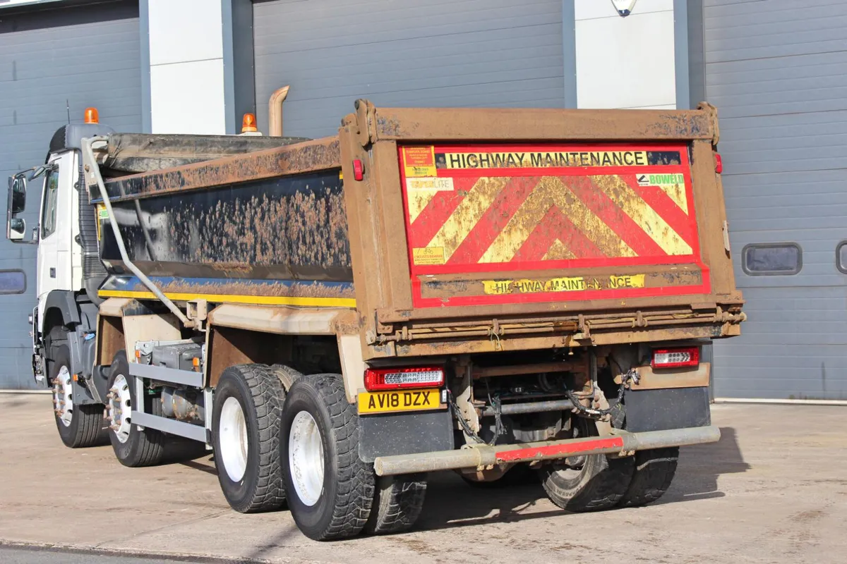 2018 (18) VOLVO FMX 420 8X4 TIPPER (EURO 6) - Image 4