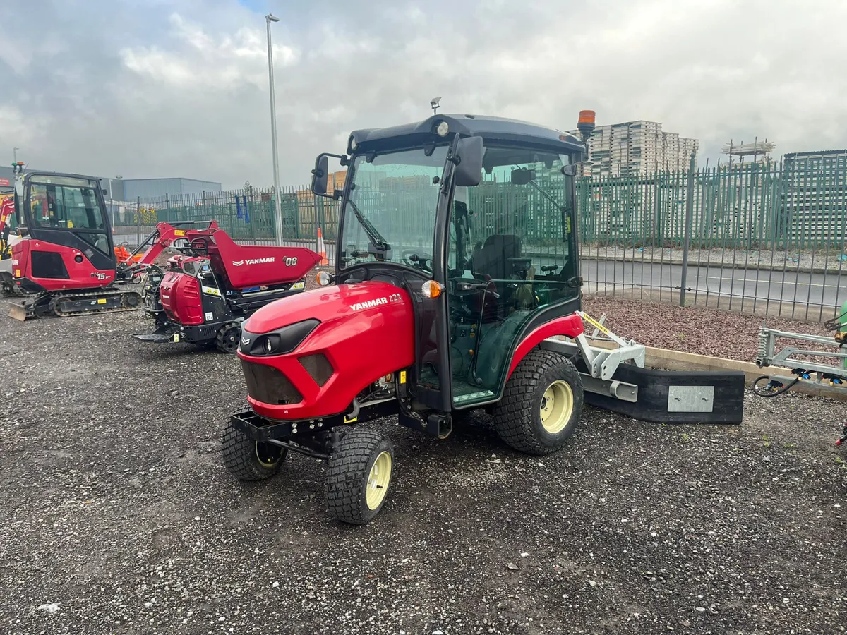 Yanmar 221 Compact Tractor - Image 1