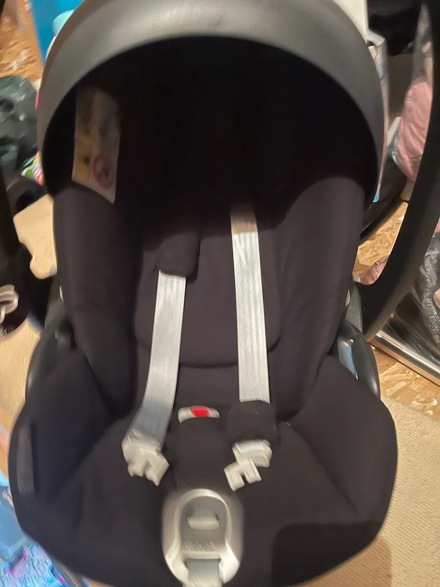 Car seat - Image 2