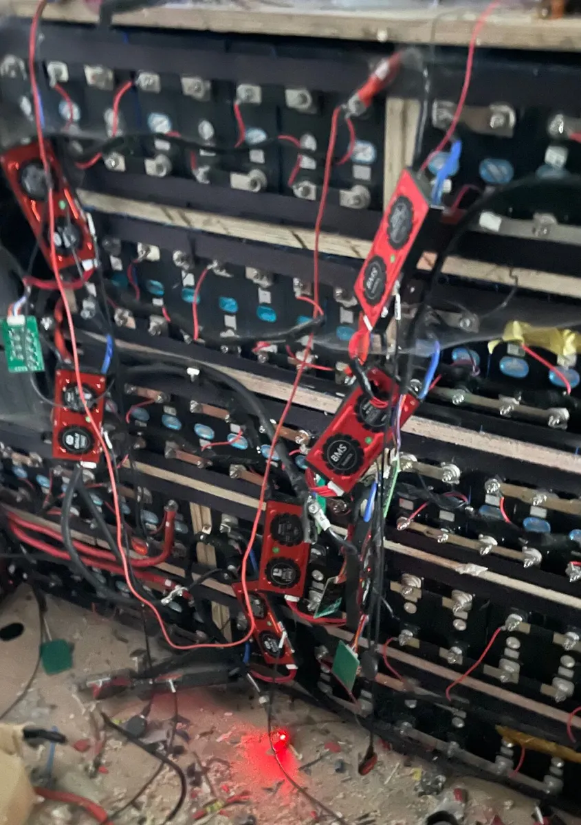 Solar batteries and equipment, as New - Image 3