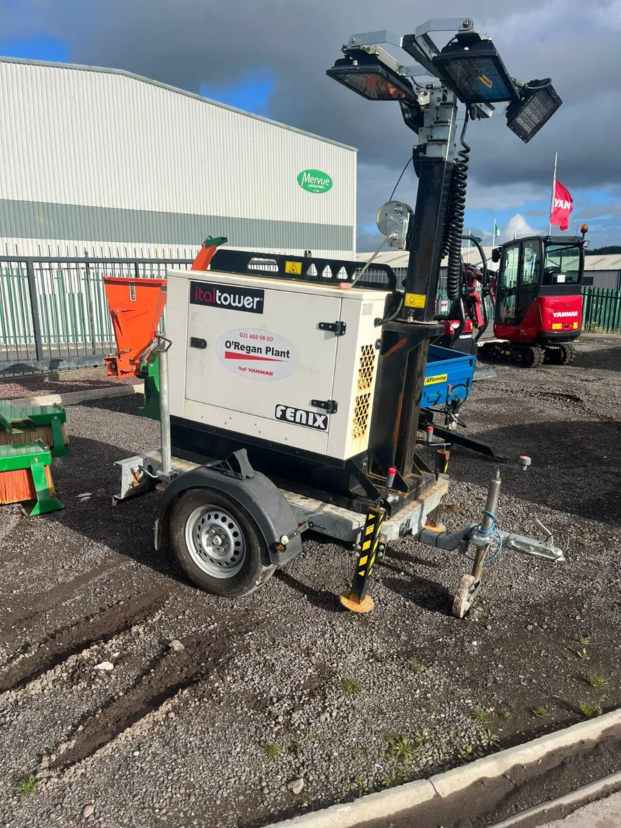 Fenix LED Tower Lights - Image 2