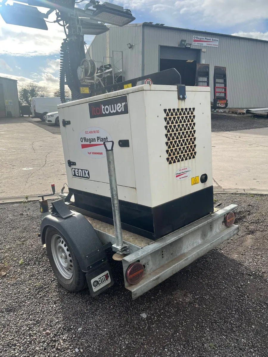 Fenix LED Tower Lights - Image 1