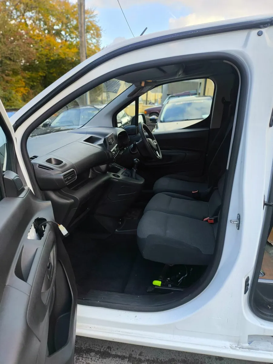Opel Combo 2021 - Image 2