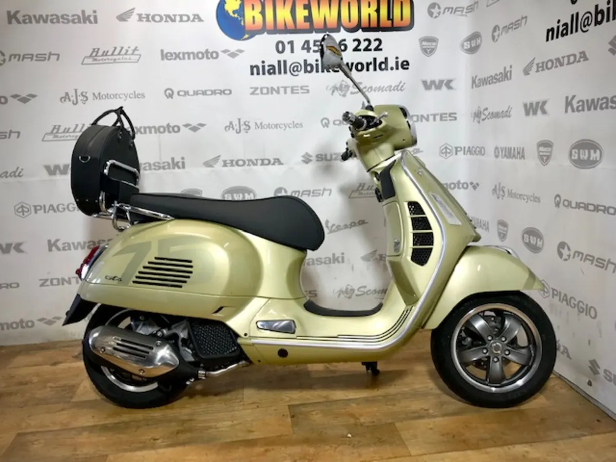 Vespa GTS125 75th Anniversary - Image 1