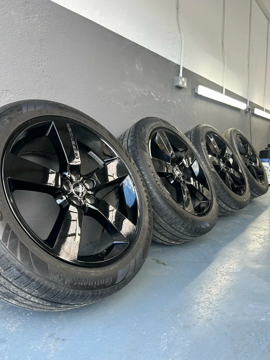 22” GENUINE LAND ROVER DEFENDER ALLOYS & TYRES - Image 1