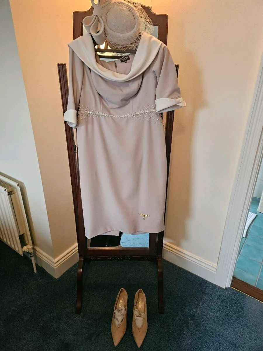 Mother of the bride/groom outfit - Image 4