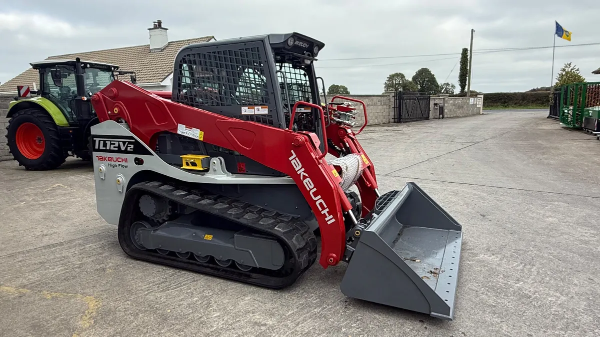 Takeuchi Track Loader Skidsteer - Image 2