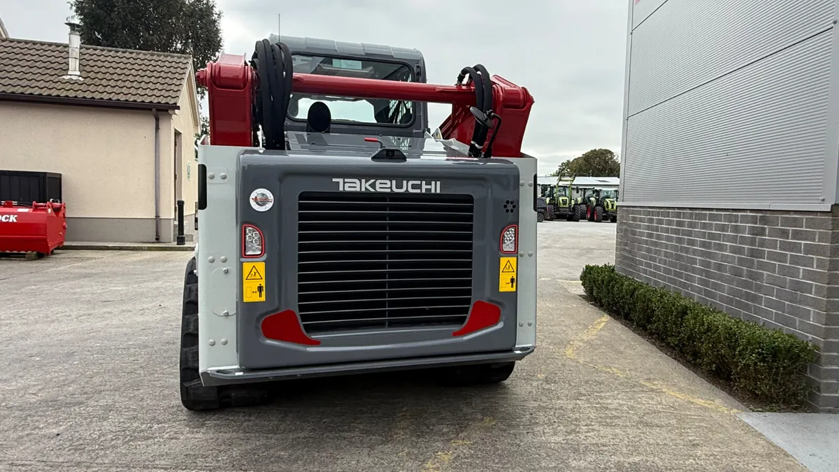 Takeuchi Track Loader Skidsteer - Image 4