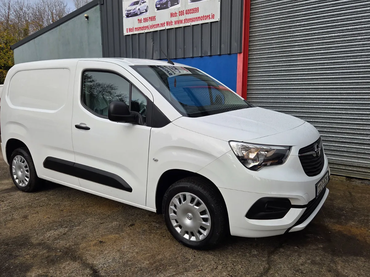 Opel Combo 2022 1.5 hdi 100bhp, 3 seater - Image 4