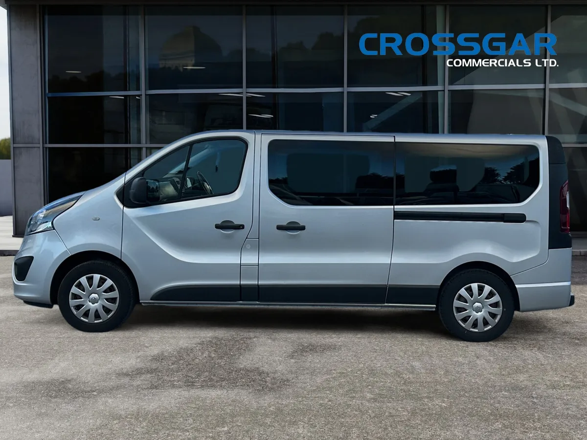 9 SEATER BUS AIR- CONDITIONING PARKING SENSORS - Image 4