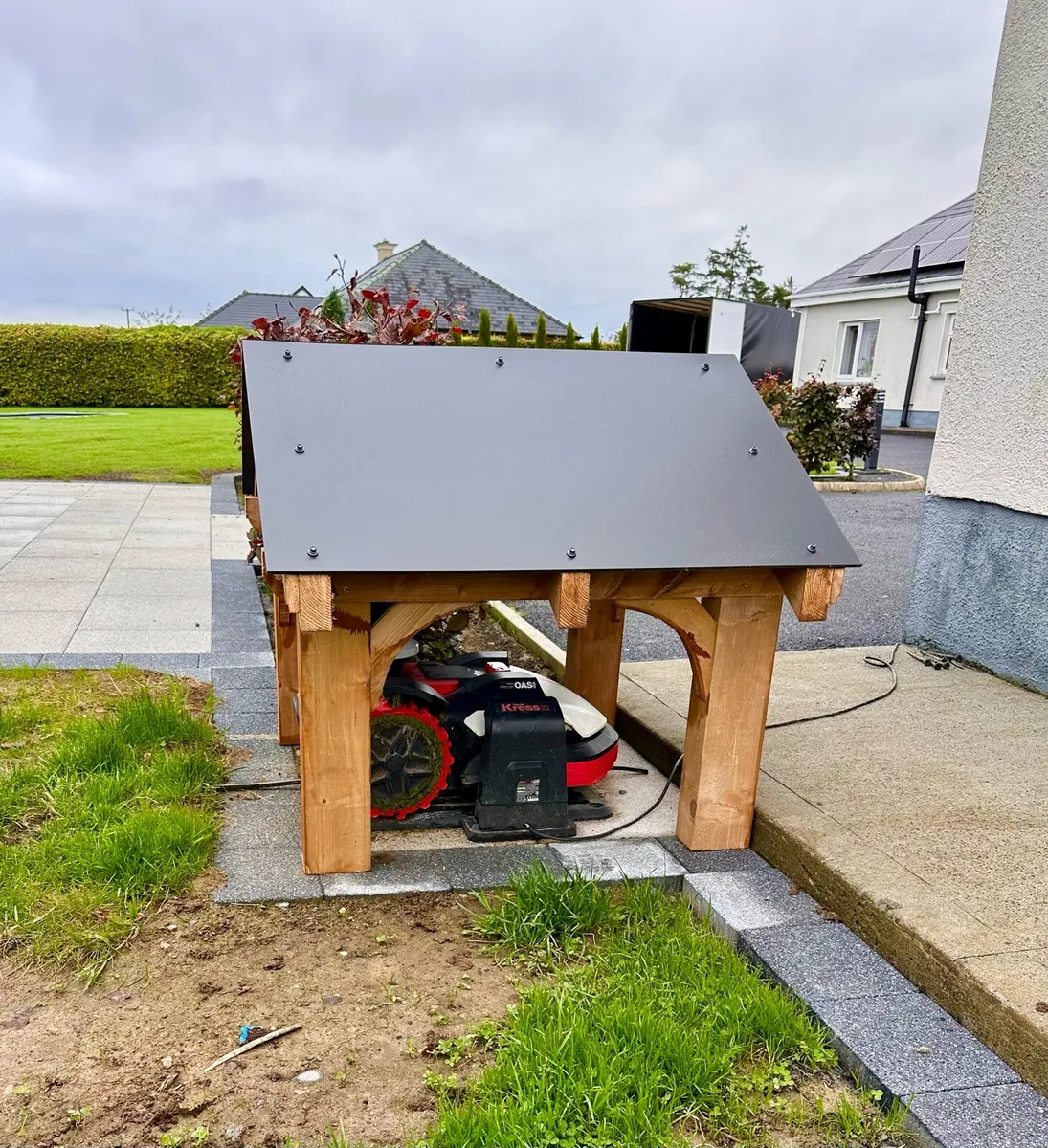 Auto mower gazebo / garage - Image 4