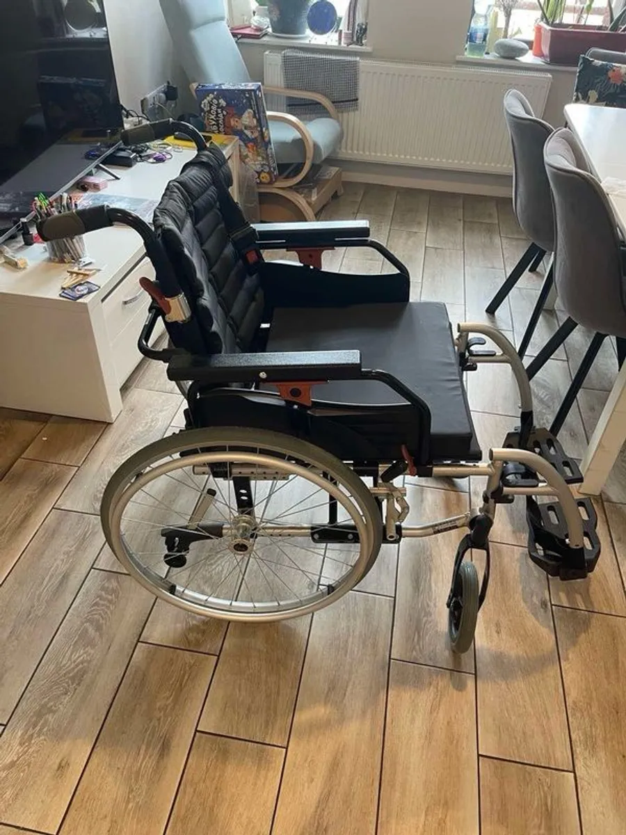 wheelchair - Image 2
