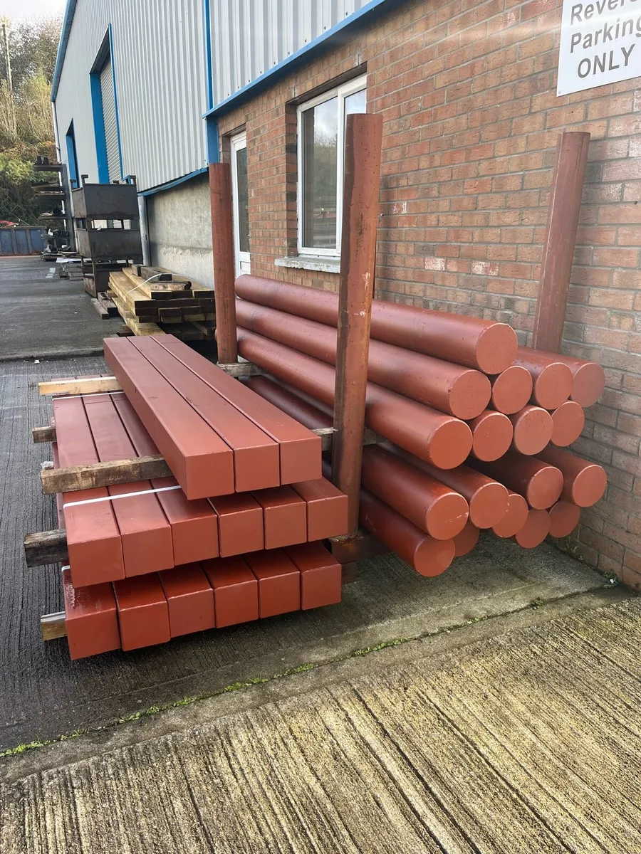 Gate posts (steel piping) - Image 2