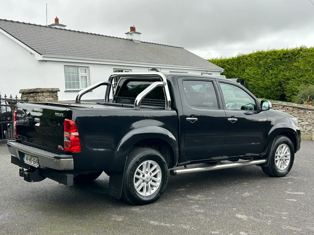 2014 Toyota Hilux Invincible Auto 3.0 D4D - Image 2