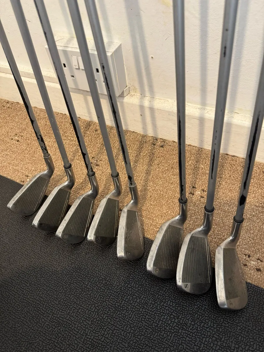 Men’s right handed set of golf clubs - Image 3