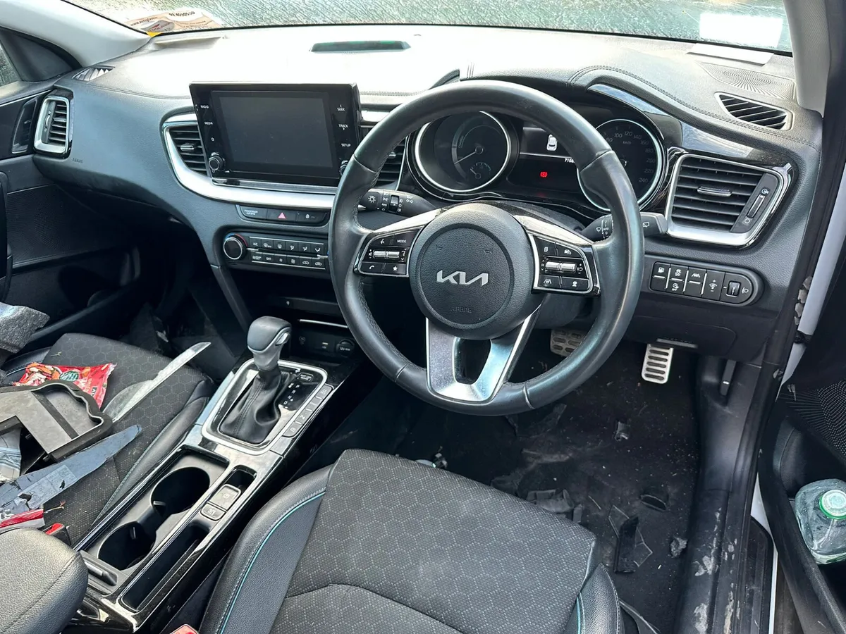 23 KIA XCEED  1.6 H (G4LEN) AUTO FOR BREAKING - Image 4