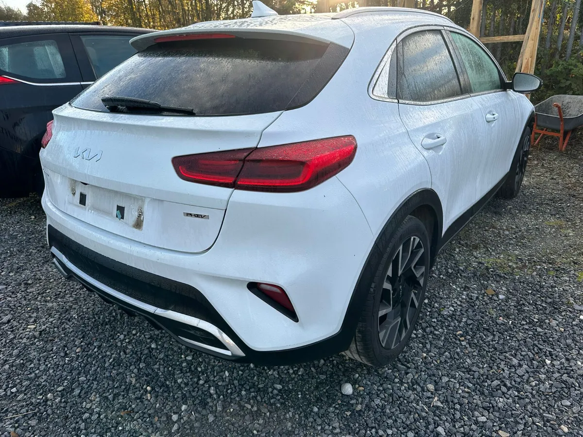 23 KIA XCEED  1.6 H (G4LEN) AUTO FOR BREAKING - Image 3