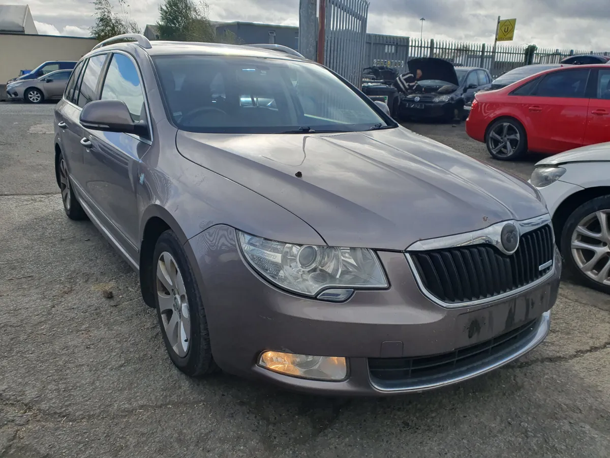 12 SKODA SUPERB  1.6 TDI (CAYJ) FOR BREAKING - Image 2