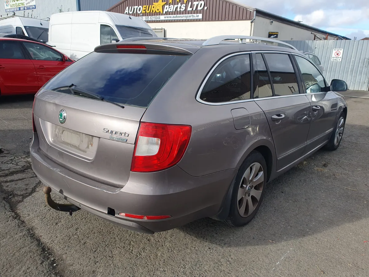 12 SKODA SUPERB  1.6 TDI (CAYJ) FOR BREAKING - Image 3