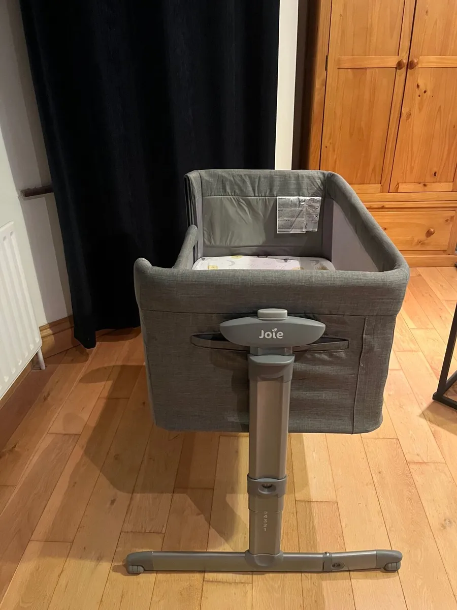 Cot-Next to Me - Image 1