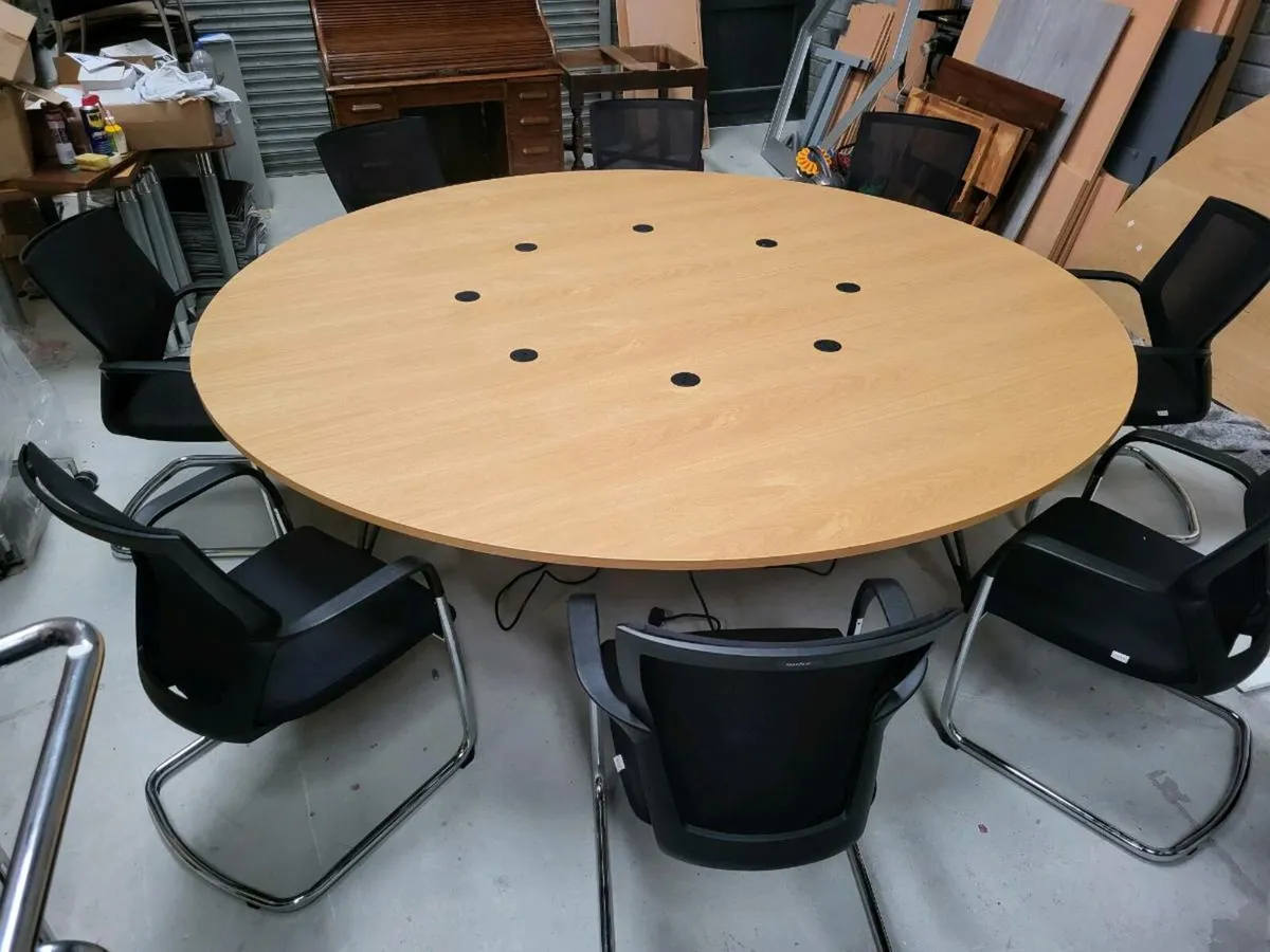 Superb 2.5m Boardroom Table & 8 Chairs. - Image 1
