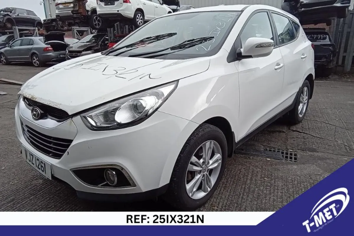 2013 HYUNDAI IX35 BREAKING FOR PARTS - Image 2