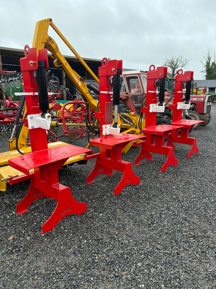 Log splitter and wood chipper for sale - Image 1