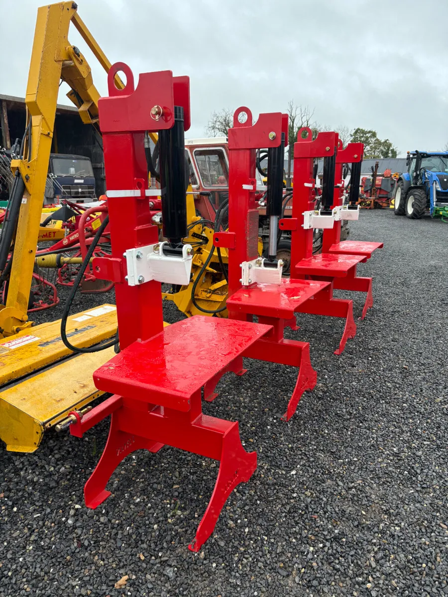 Log splitter and wood chipper for sale - Image 2